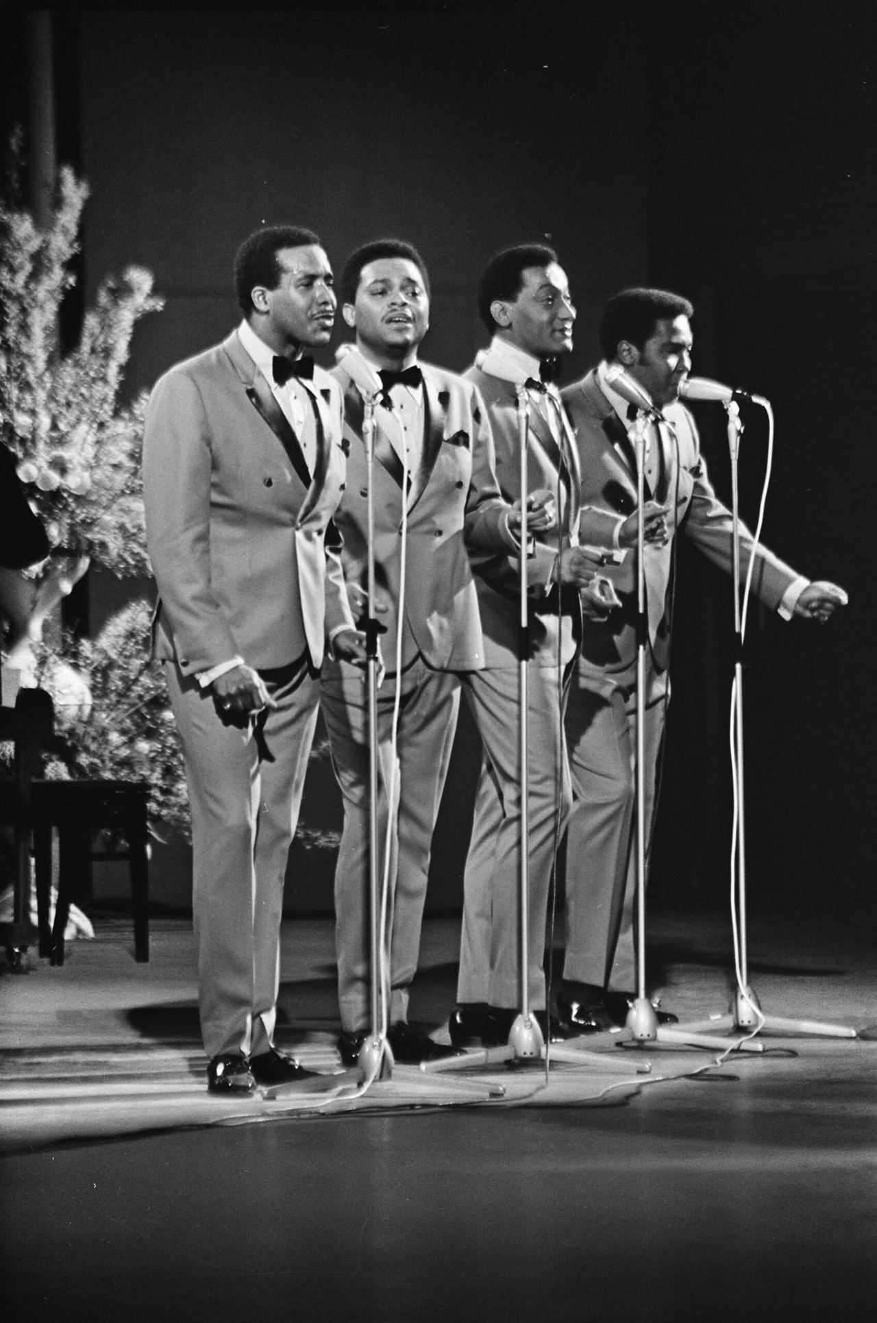 Four Tops’ “Baby I Need Your Loving” Launches a New Era of Soul-Pop Perfection in 1964 - Page 2 of 2 - StoryPulse