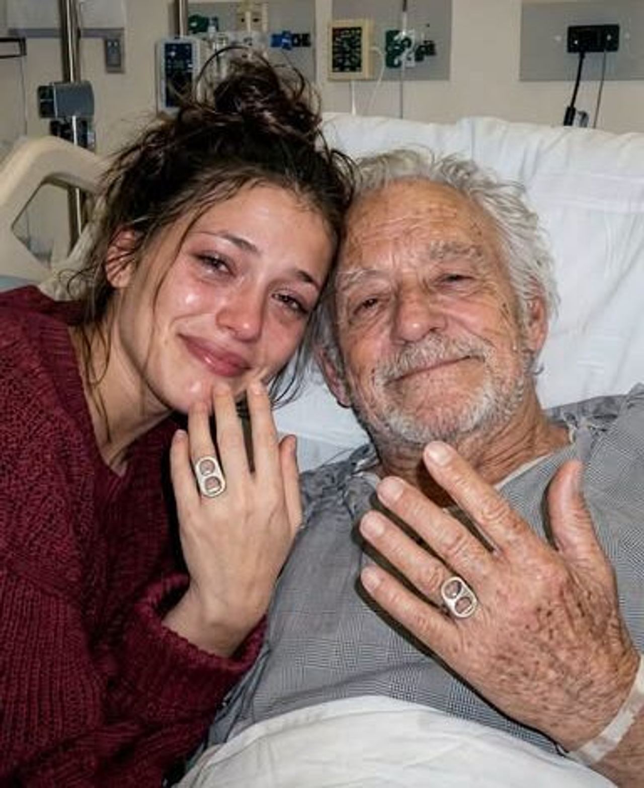 I married a stranger from a hospital waiting room so he wouldn’t d!e alone — after our one-week marriage, his lawyer han