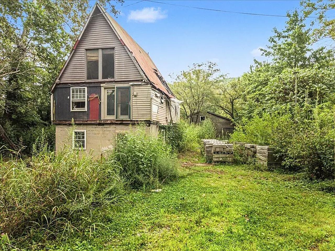 Kentucky Riverfront Property With Direct Water Access and Endless Potential