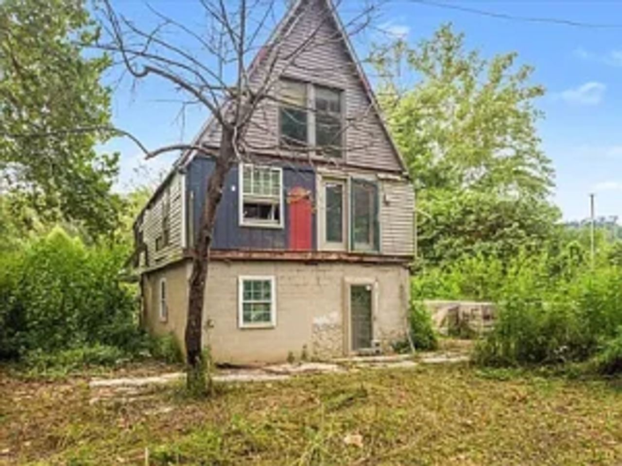 Kentucky Riverfront Property With Direct Water Access and Endless Potential