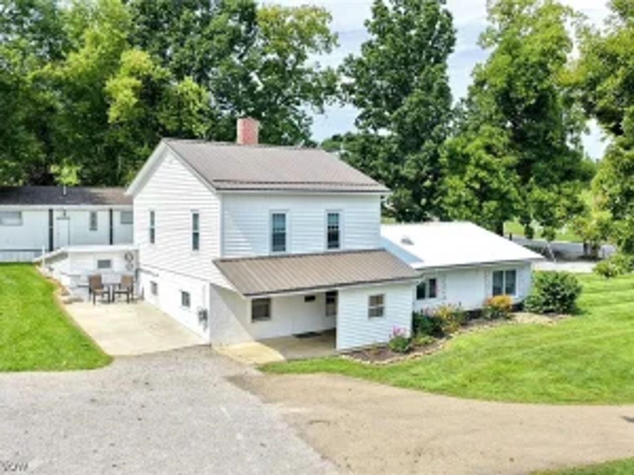 Ohio Auction Property with 5-Bedroom Home, Mobile Home, Shop and Barn