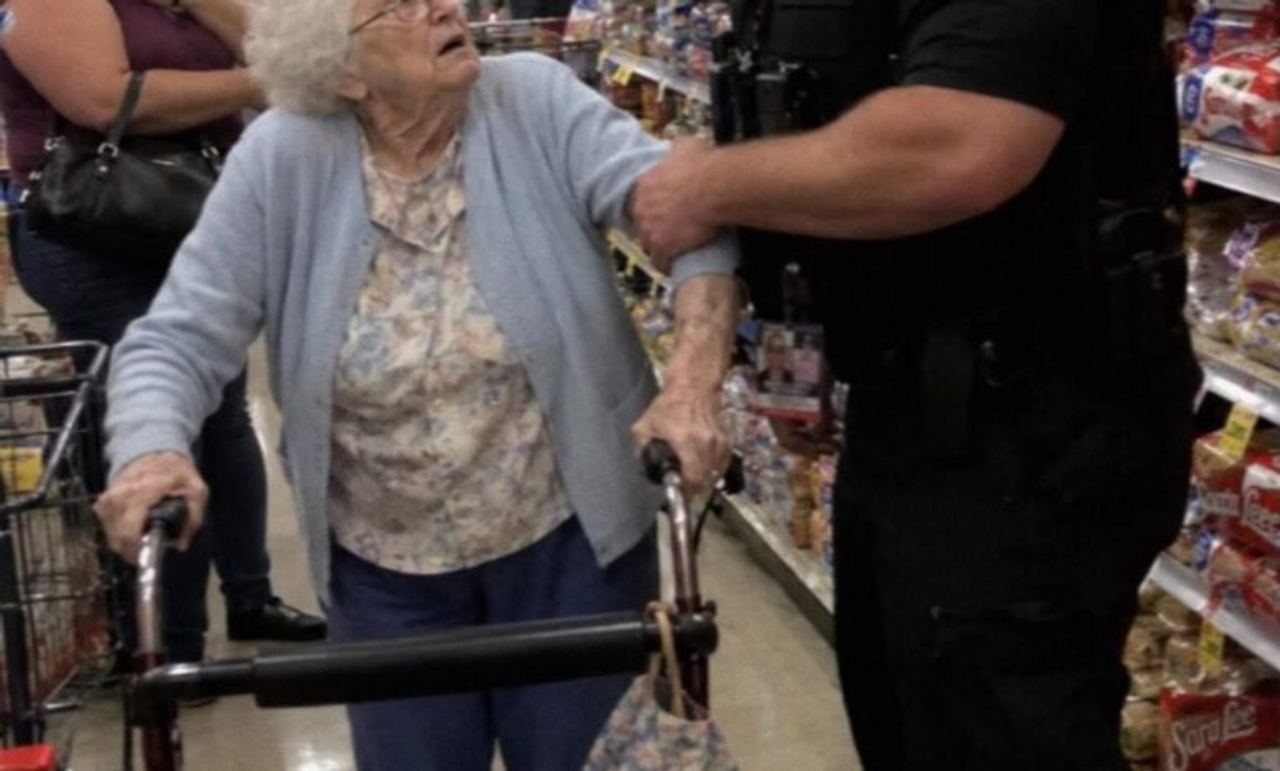 A Security Guard Accused an 85-Year-Old Woman of Shoplifting at a Supermarket – But When She Pulled Something Out of Her