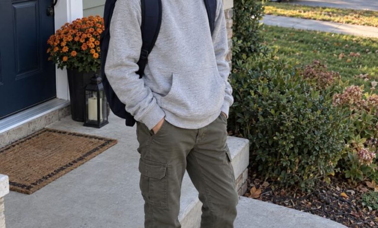 A Woman Let Her 11-Year-Old Son Walk Home from School Alone for the First Time – Twenty Minutes Later, Her Neighbor Call
