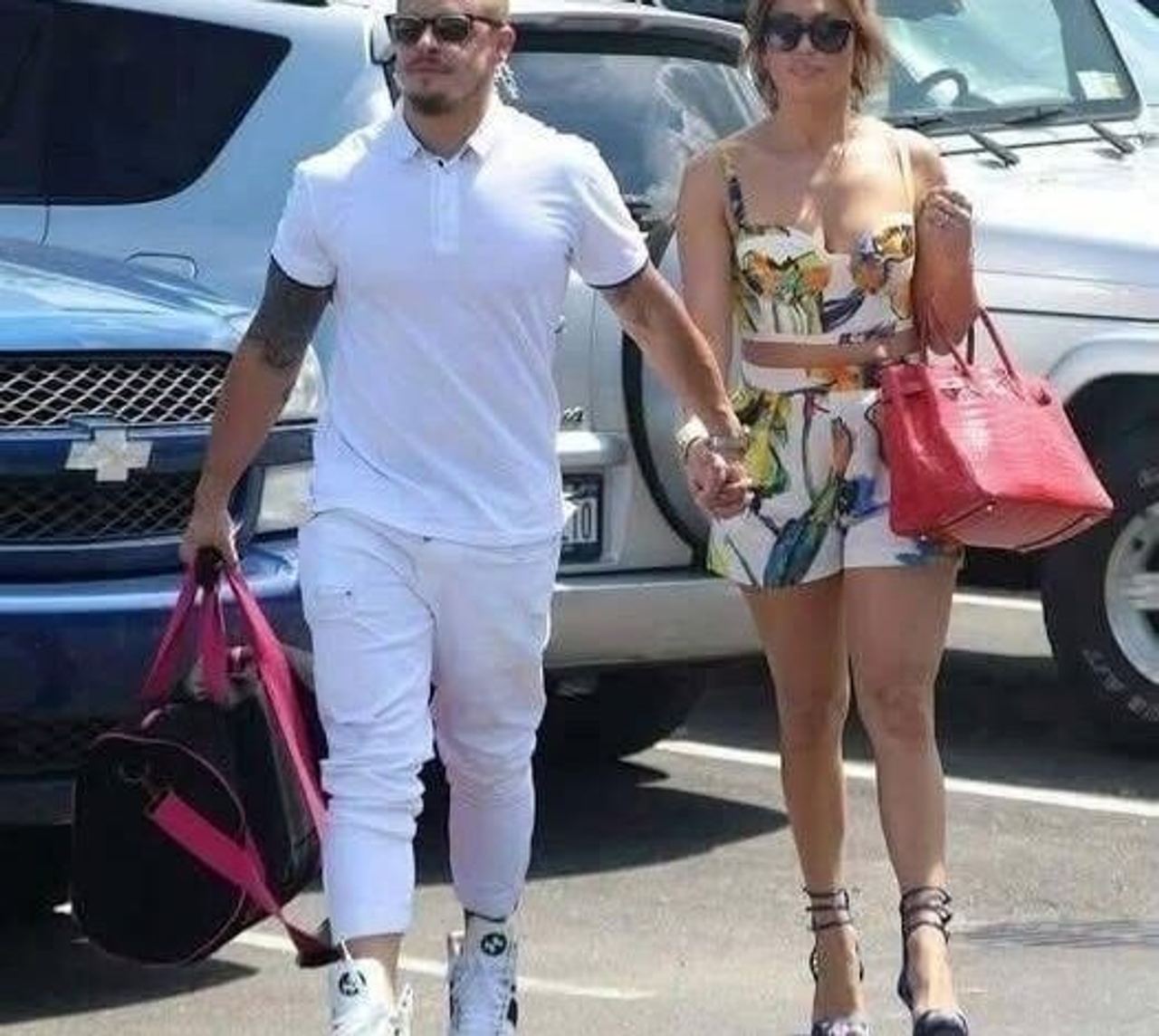 Jennifer Lopez 54 Steps Out With Her New Boyfriend And Everyone Wants to Know Who He Is