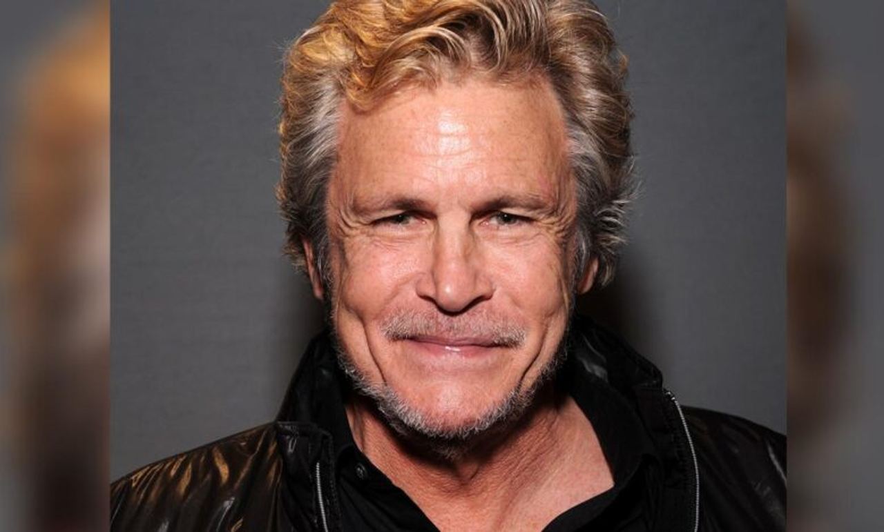 Michael Kearns, pioneering gay ‘Cheers’ and ‘Bevery Hills 90210’ actor, dies at 76